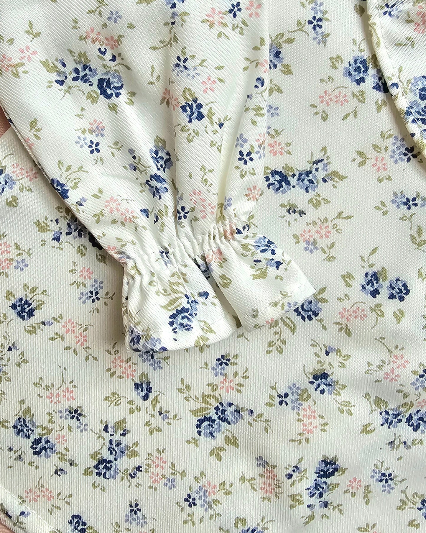 Blusa Maria flores rosa e azul